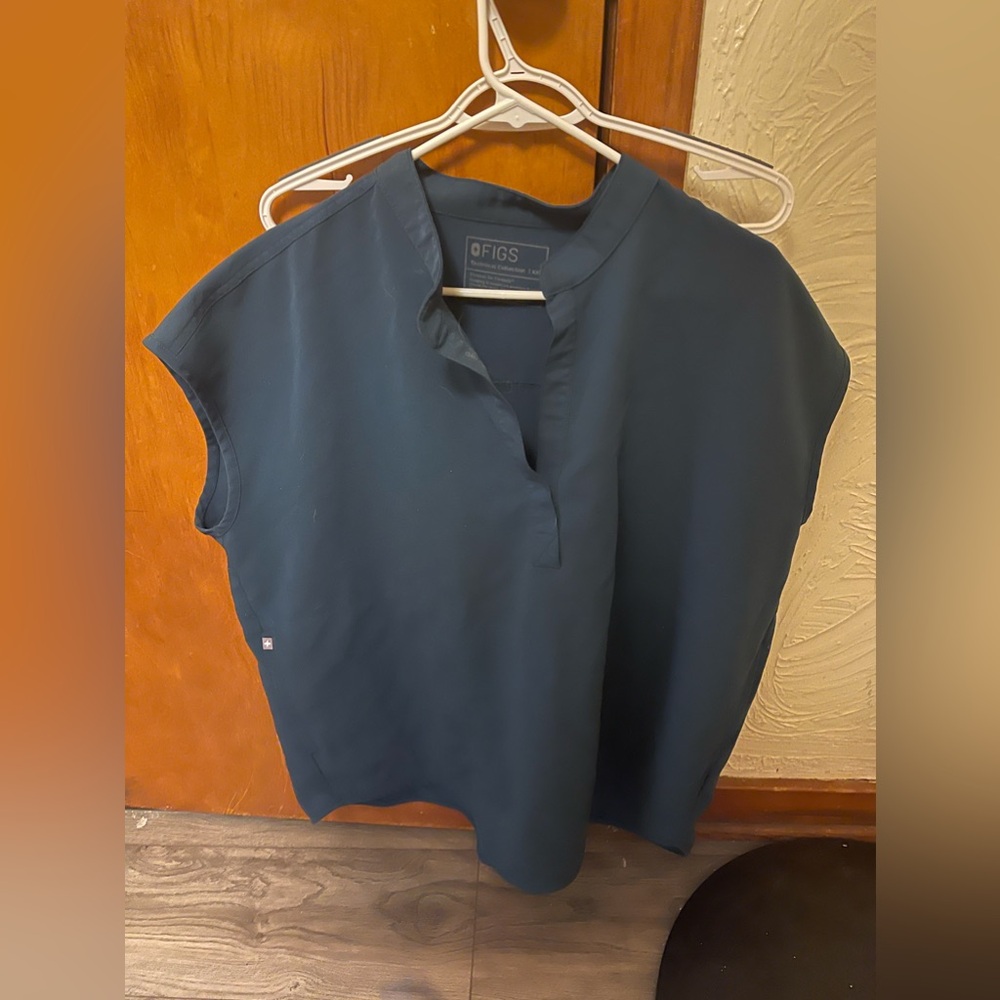Figs XXL scrub top